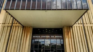 Mercados Hoje: Impacto do Boletim Focus e Discurso de Lagarde em Dia de Feriado nos EUA