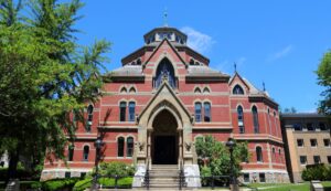 Universidade Brown Investe Milhões em Bitcoin: Impacto no Mercado Financeiro dos EUA