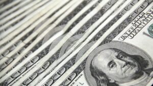 Mercados Hoje: Predomínio da Cautela Devido ao Déficit Fiscal dos EUA no Radar