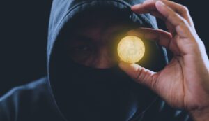 França Detém 12 Suspeitos por Sequestro de Executivos de Criptomoedas