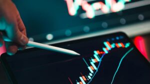 Mercados Hoje: Investidores Aguardam Novidades Após Recorde do Ibovespa na B3