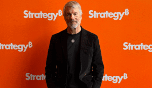 Strategy Investe R$ 2,4 Bilhões em Bitcoin e Eleva Reserva para 580.250 BTC