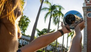 Indonésia Interrompe Projeto World de Escaneamento Ocular de Sam Altman