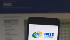 Governo Solicita Bloqueio de Criptomoedas Associadas a Fraudes no INSS pelas Corretoras