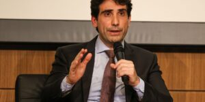 Galípolo Critica Uso do IOF para Arrecadação Financeira