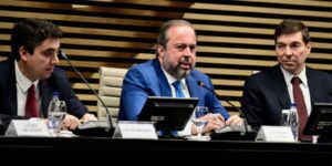 Ministro Advocates for Cheaper Gas to Boost Country’s Reindustrialization