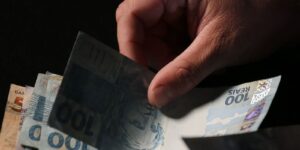 Mercado Projeta Inflação de 5,24% e Crescimento do PIB em 2,21 para 2025